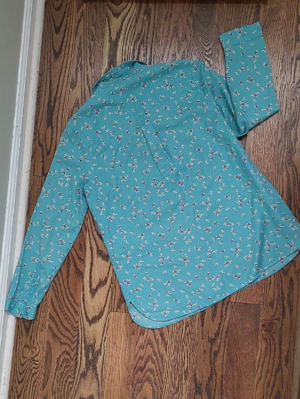Talbots Turquoise Floral Pop-over Blouse Size SP - Picture 6 of 6